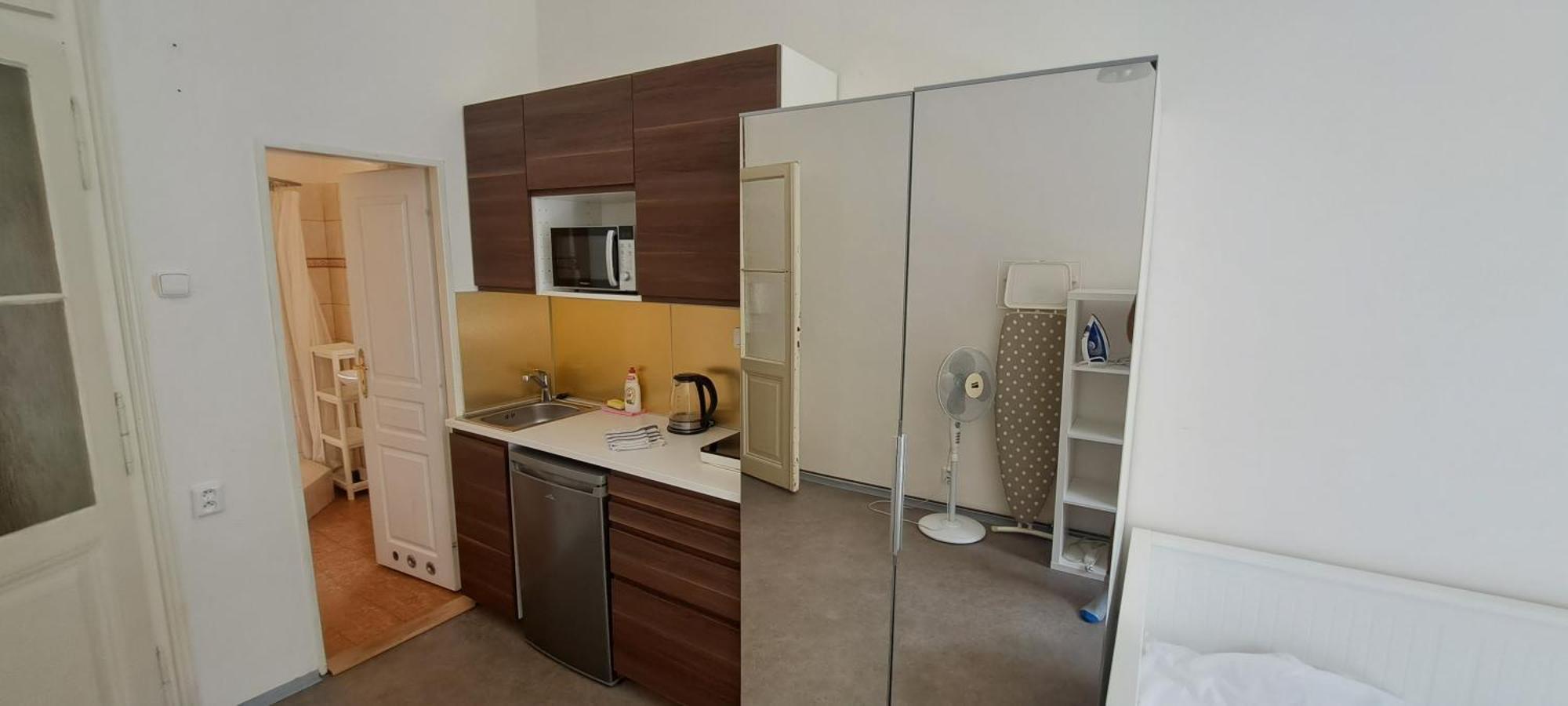Apartments In Mala Strana - 10 Minutes From Charles Bridge Прага Екстер'єр фото