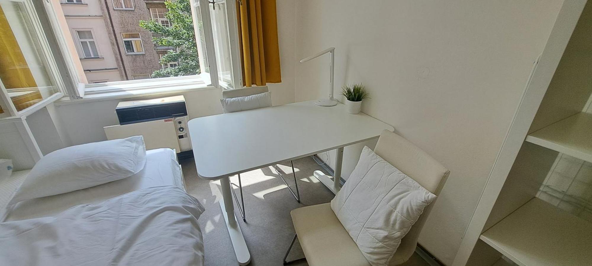 Apartments In Mala Strana - 10 Minutes From Charles Bridge Прага Екстер'єр фото