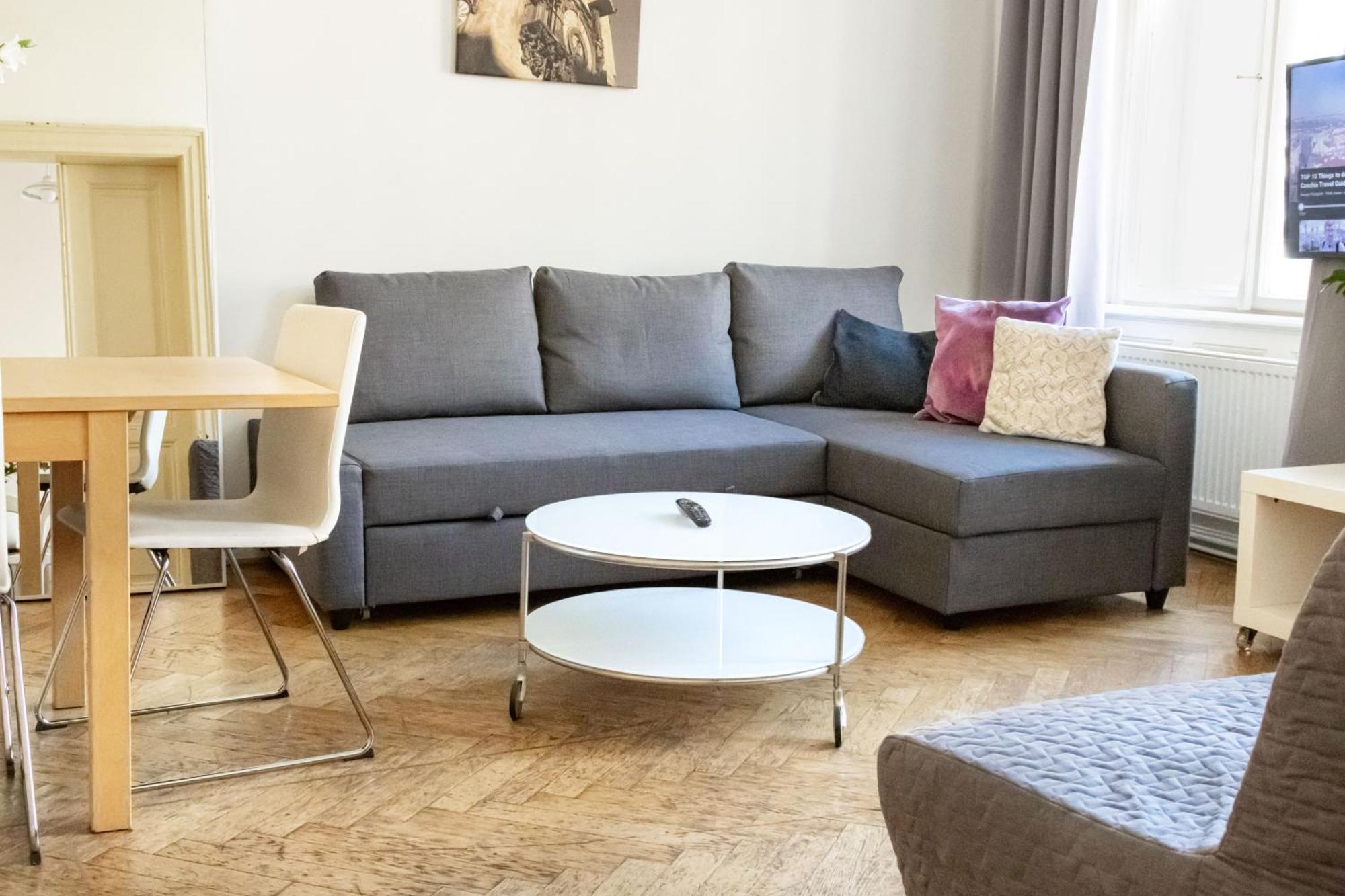 Apartments In Mala Strana - 10 Minutes From Charles Bridge Прага Екстер'єр фото