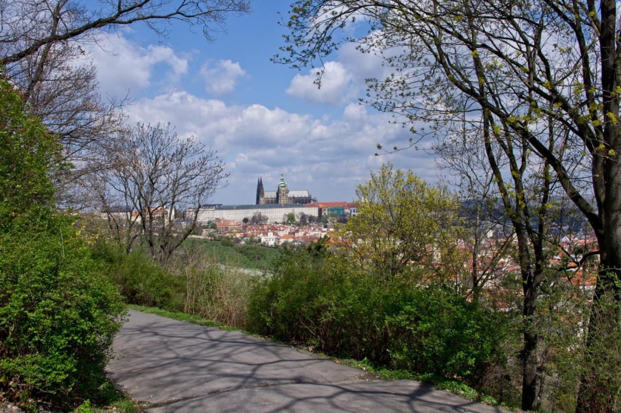 Apartments In Mala Strana - 10 Minutes From Charles Bridge Прага Екстер'єр фото