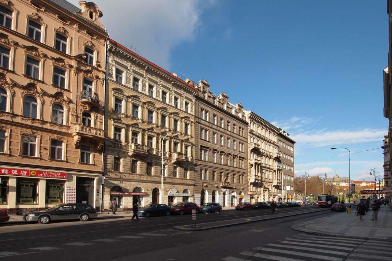 Apartments In Mala Strana - 10 Minutes From Charles Bridge Прага Екстер'єр фото