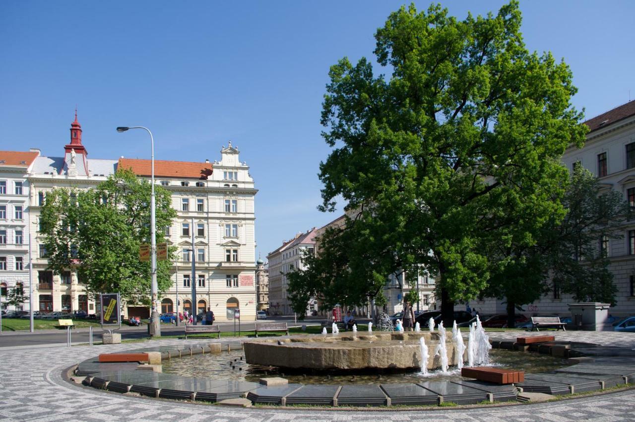 Apartments In Mala Strana - 10 Minutes From Charles Bridge Прага Екстер'єр фото