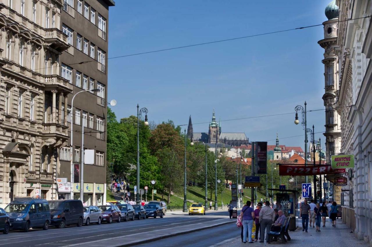 Apartments In Mala Strana - 10 Minutes From Charles Bridge Прага Екстер'єр фото