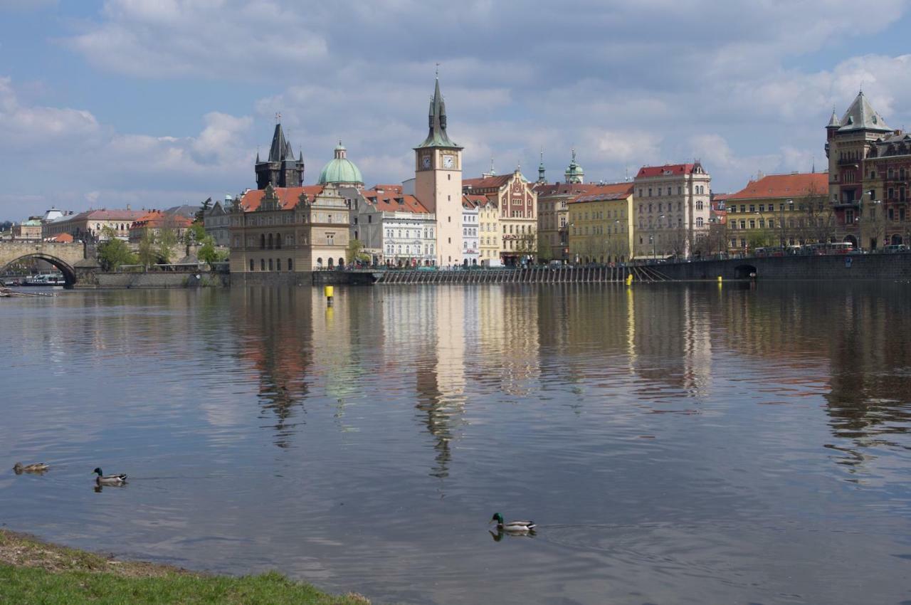 Apartments In Mala Strana - 10 Minutes From Charles Bridge Прага Екстер'єр фото