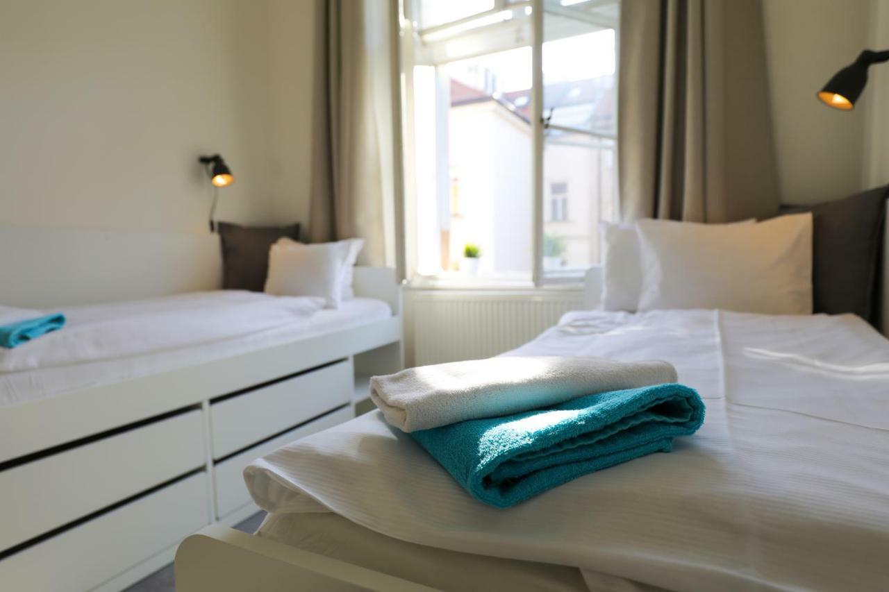 Apartments In Mala Strana - 10 Minutes From Charles Bridge Прага Екстер'єр фото