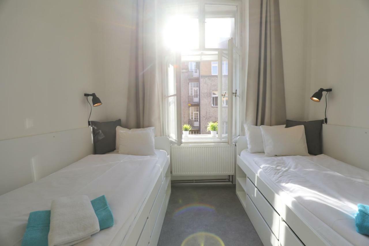 Apartments In Mala Strana - 10 Minutes From Charles Bridge Прага Екстер'єр фото